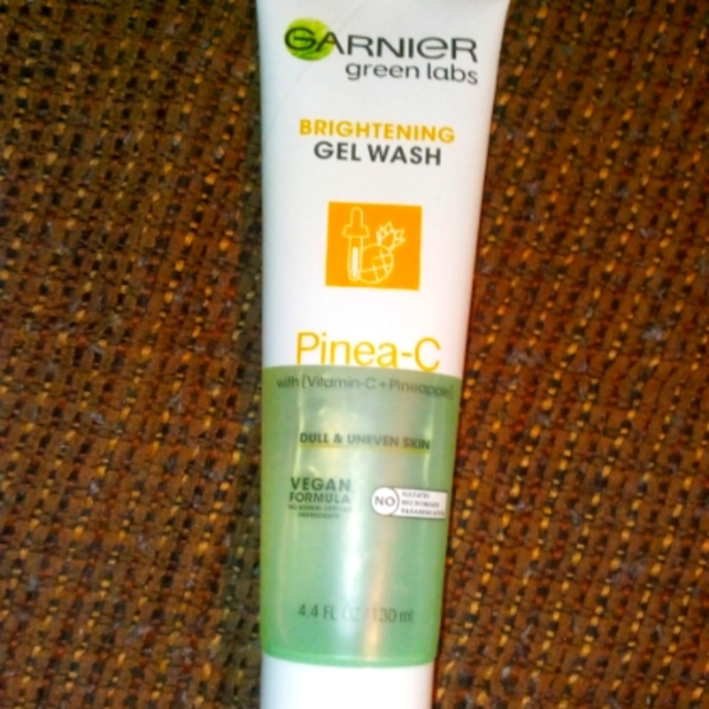 Garnier Green Labs Pinea-C Face Wash